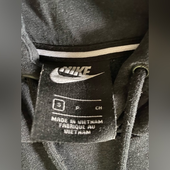 Black Nike hoodie - Picture 2 of 3